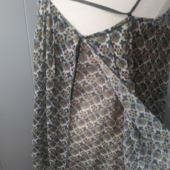 Elizabeth and James Hi Low Green Floral Ta… - Picture 6 of 8